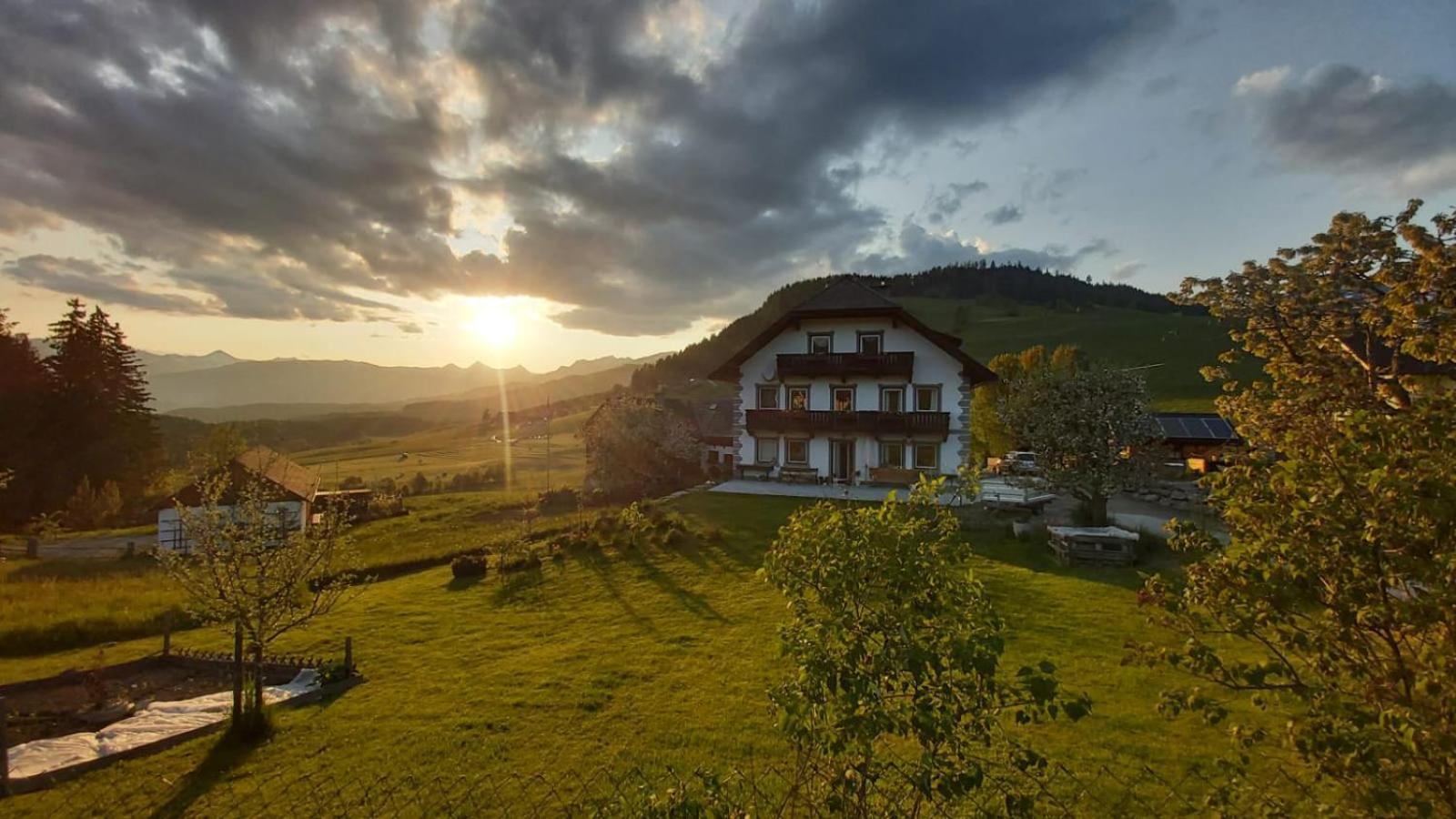Apartamento Schweizer Hof Tamsweg Exterior foto